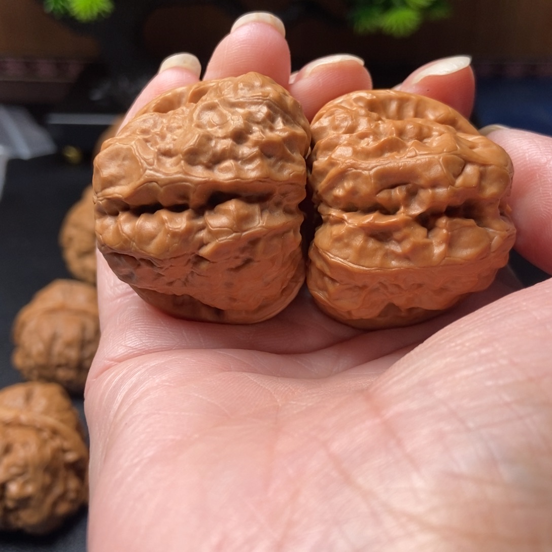 ****y文玩核桃把件蛤蟆头