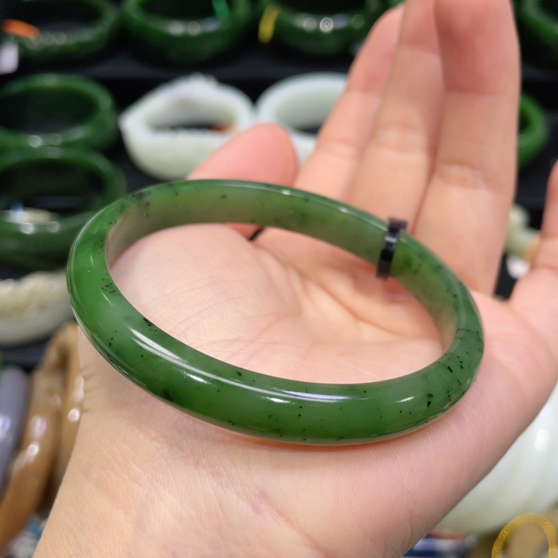 未镶嵌手镯和田玉9