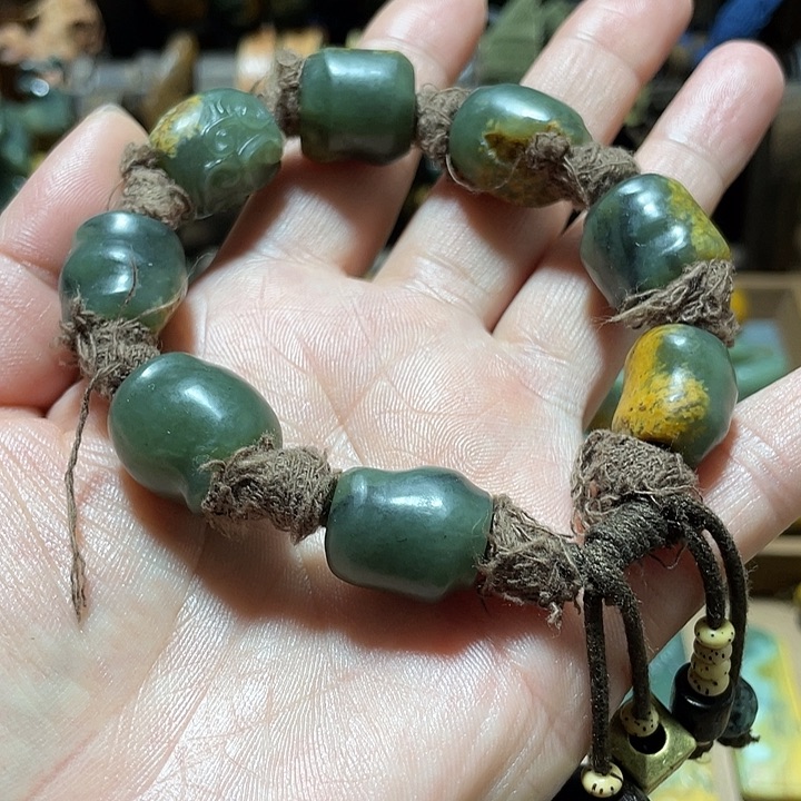 岫岩河磨玉（透闪石质玉）把件未镶嵌