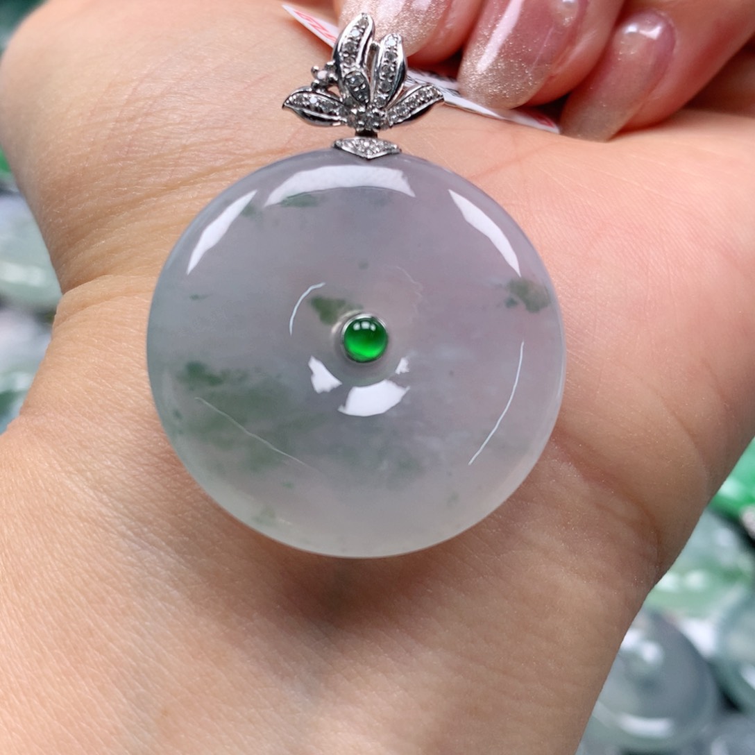 翡翠颈饰18K金镶嵌天然翡翠