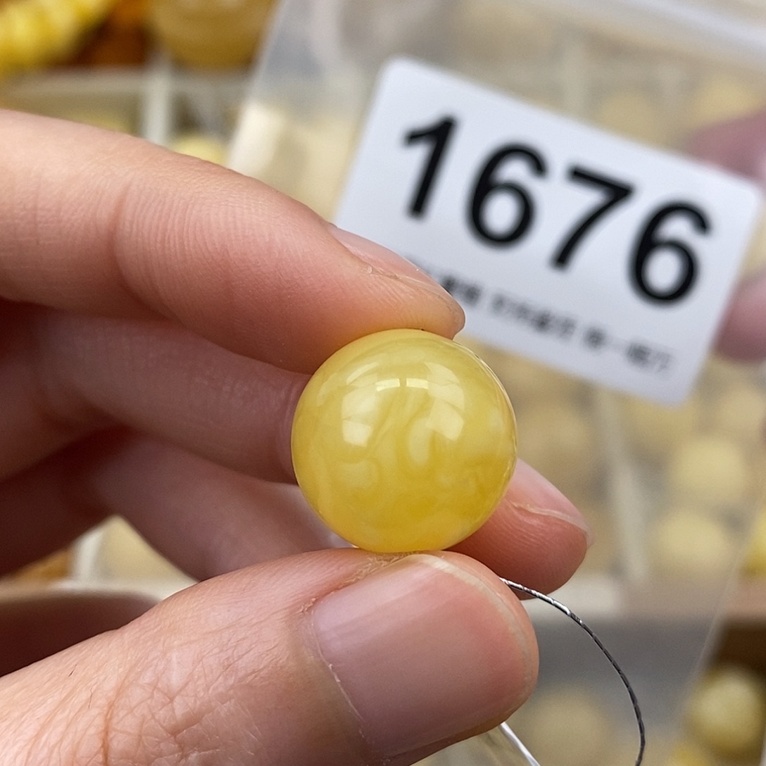 蜜蜡未镶嵌珠宝奇石15