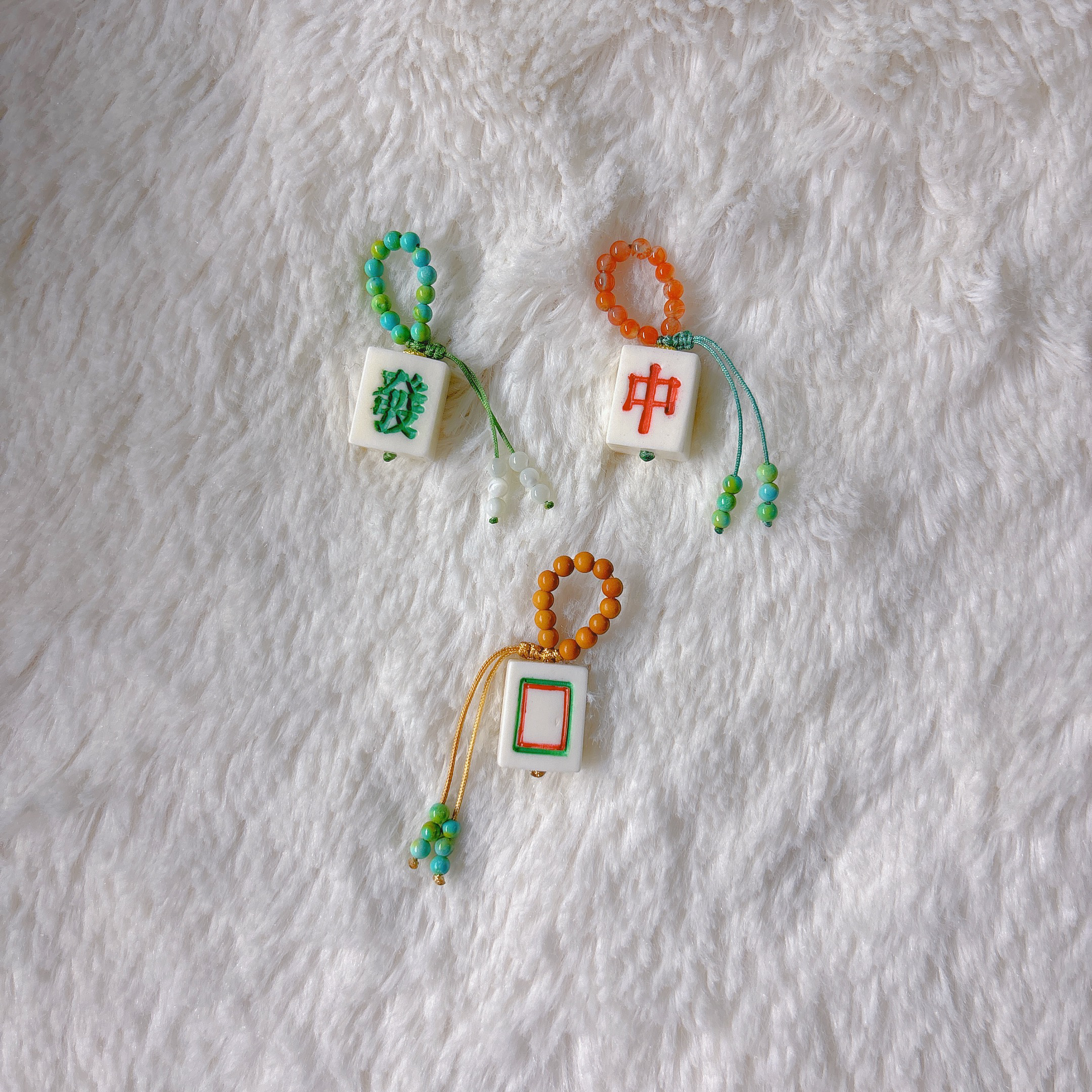 个性驼骨麻将方牌小滴流红中绿发白板万能扣提溜手链项链挂件配饰