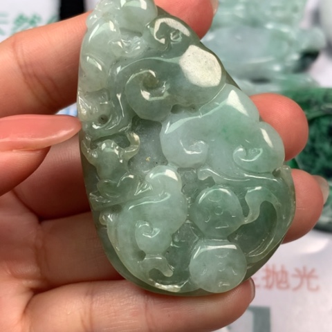翡翠颈饰未镶嵌翡翠