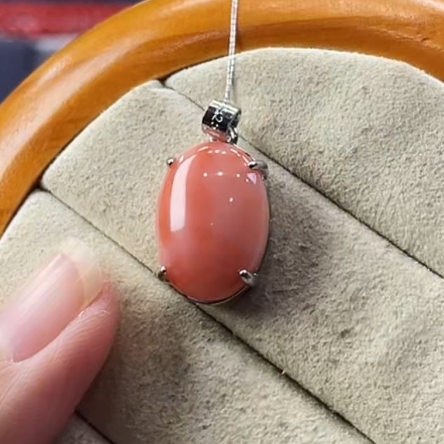 天然宝石红珊瑚吊坠