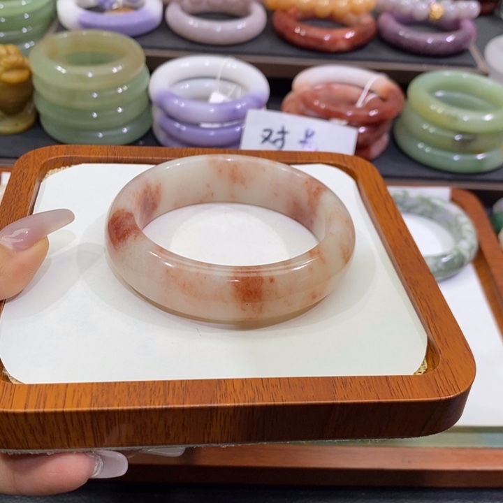 石英质玉未镶嵌手镯63