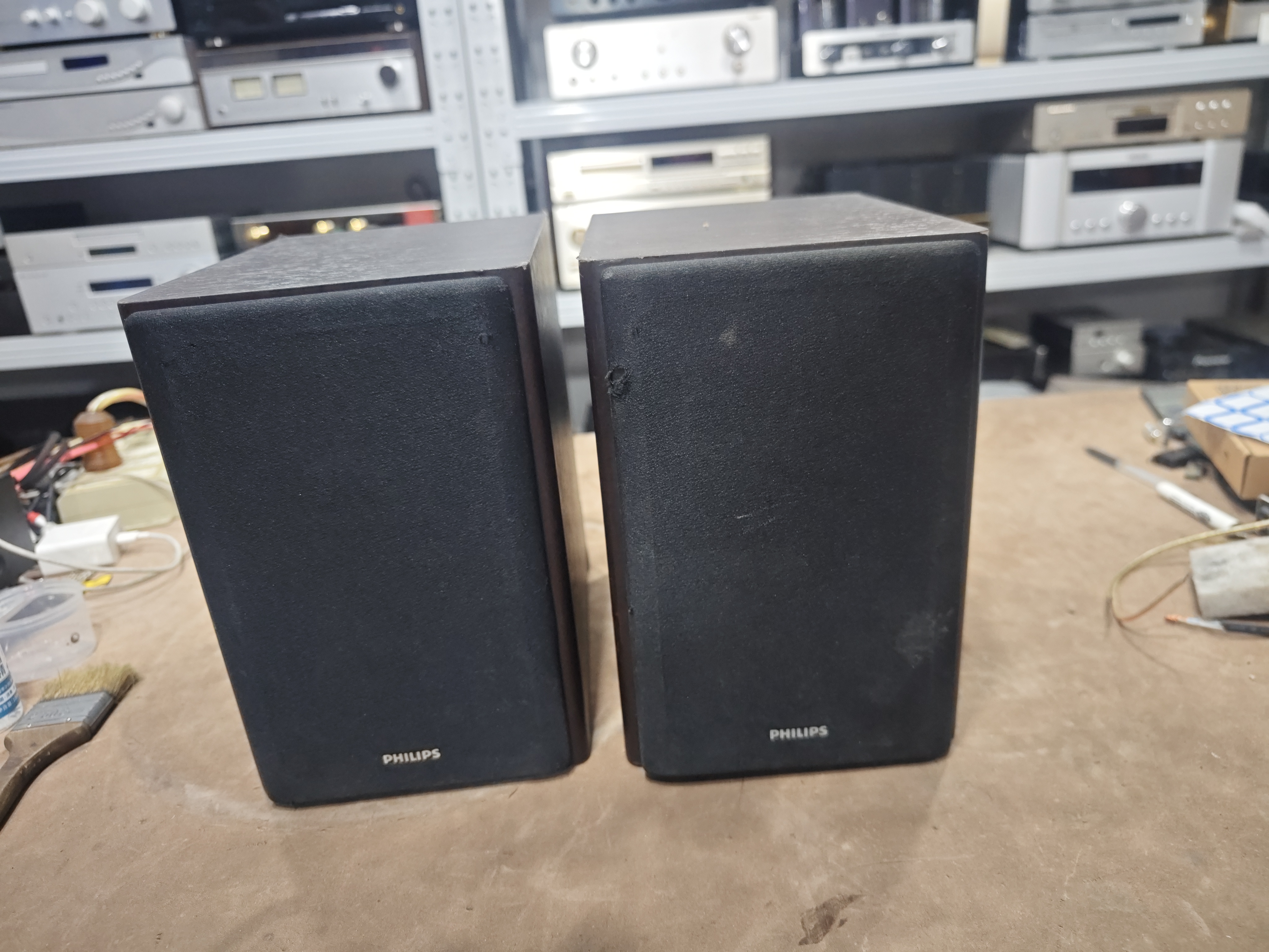 8新  飞利浦小音箱正常，成色不好不包邮不退换货