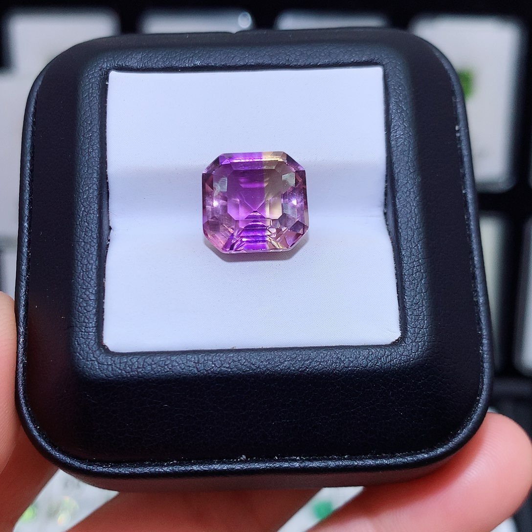 紫晶裸石未镶嵌7.46克拉，天然紫黄晶