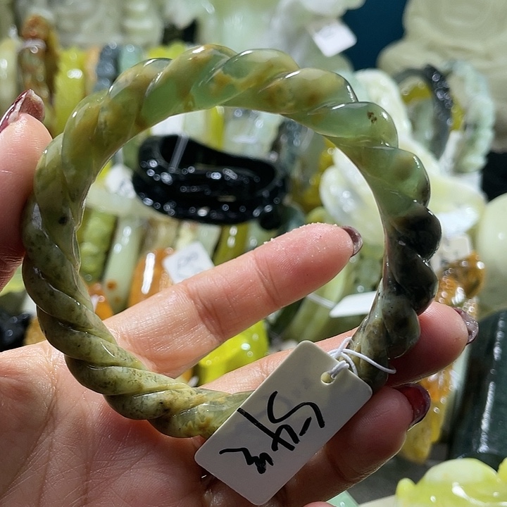 岫玉未镶嵌手镯58