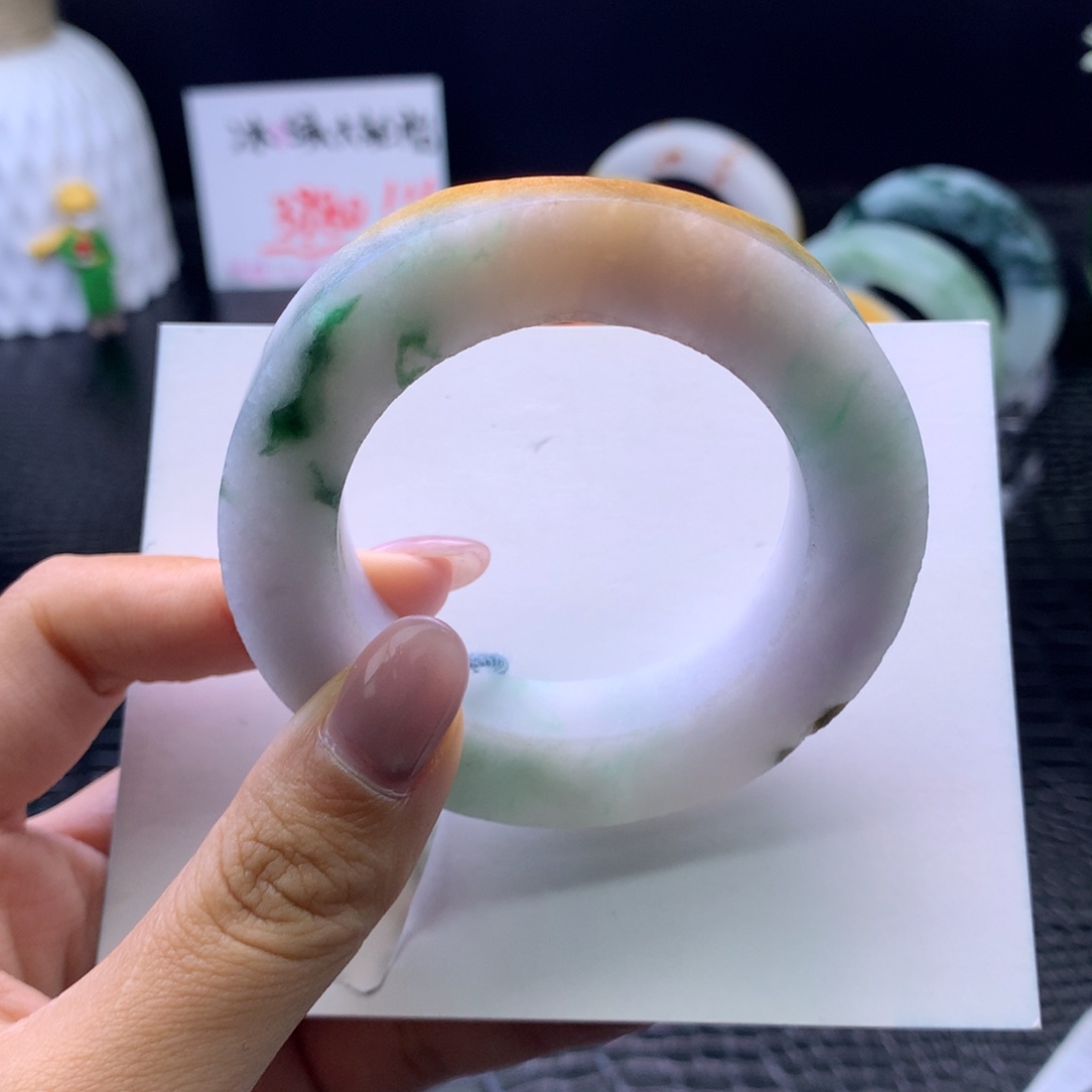 r***睿定制翡翠未镶嵌手镯