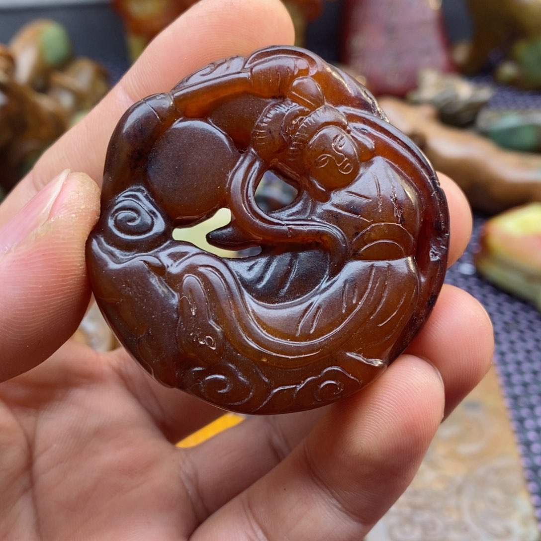 蛇纹石玉颈饰未镶嵌