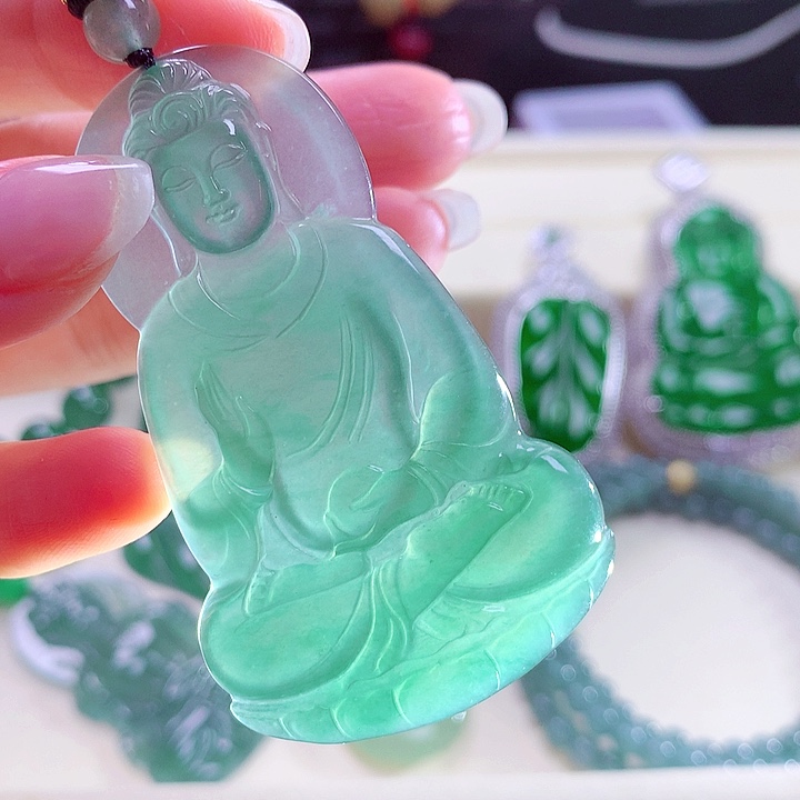 翡翠颈饰未镶嵌天然