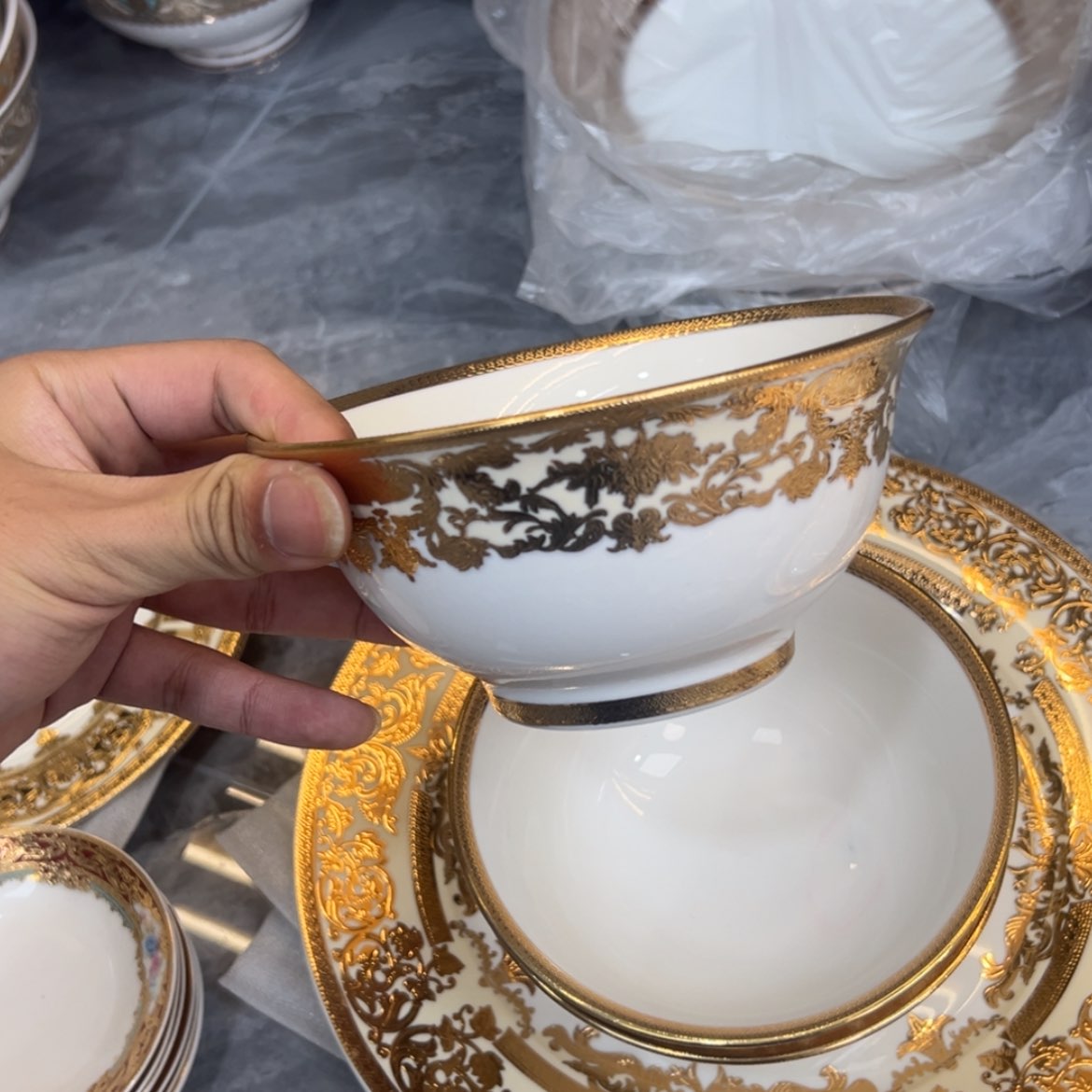 【闪购商品】瓷片5.5寸折边碗三个一单微瑕