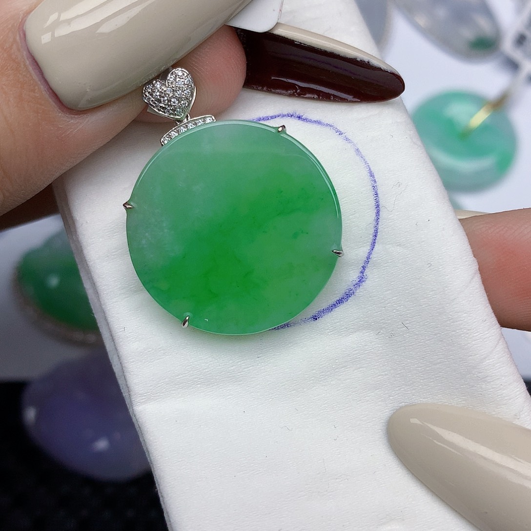 翡翠18K金镶嵌颈饰天然缅甸翡翠a货百元以上9元证书费自理