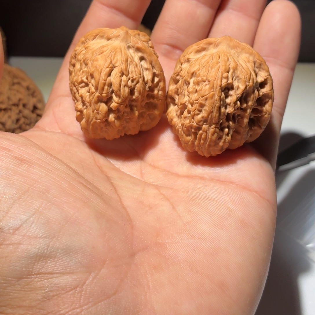 向***。文玩核桃吊坠宽城