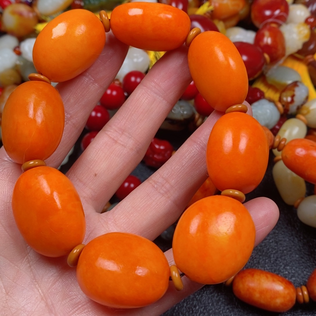 和田玉颈饰未镶嵌小*居