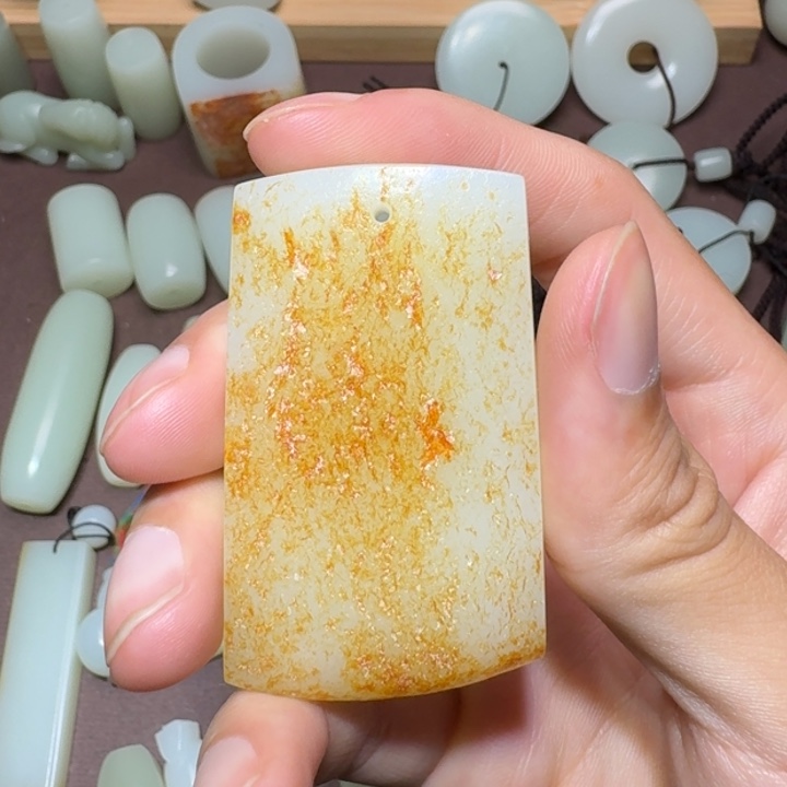 才***保和田玉未镶嵌颈饰