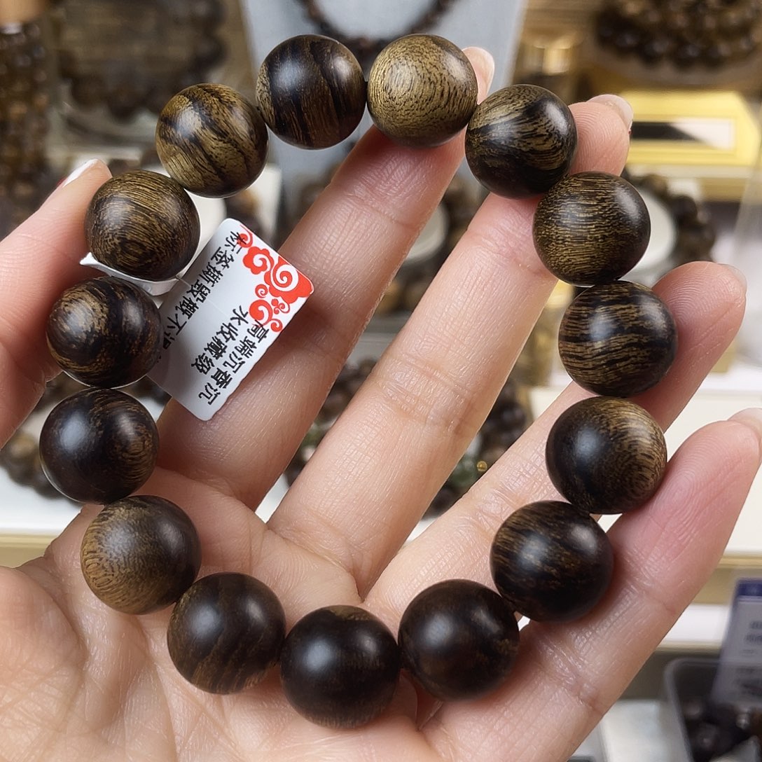 沉香手串越南芽庄老白棋窖藏古董玉化瘤疤虎斑1.4