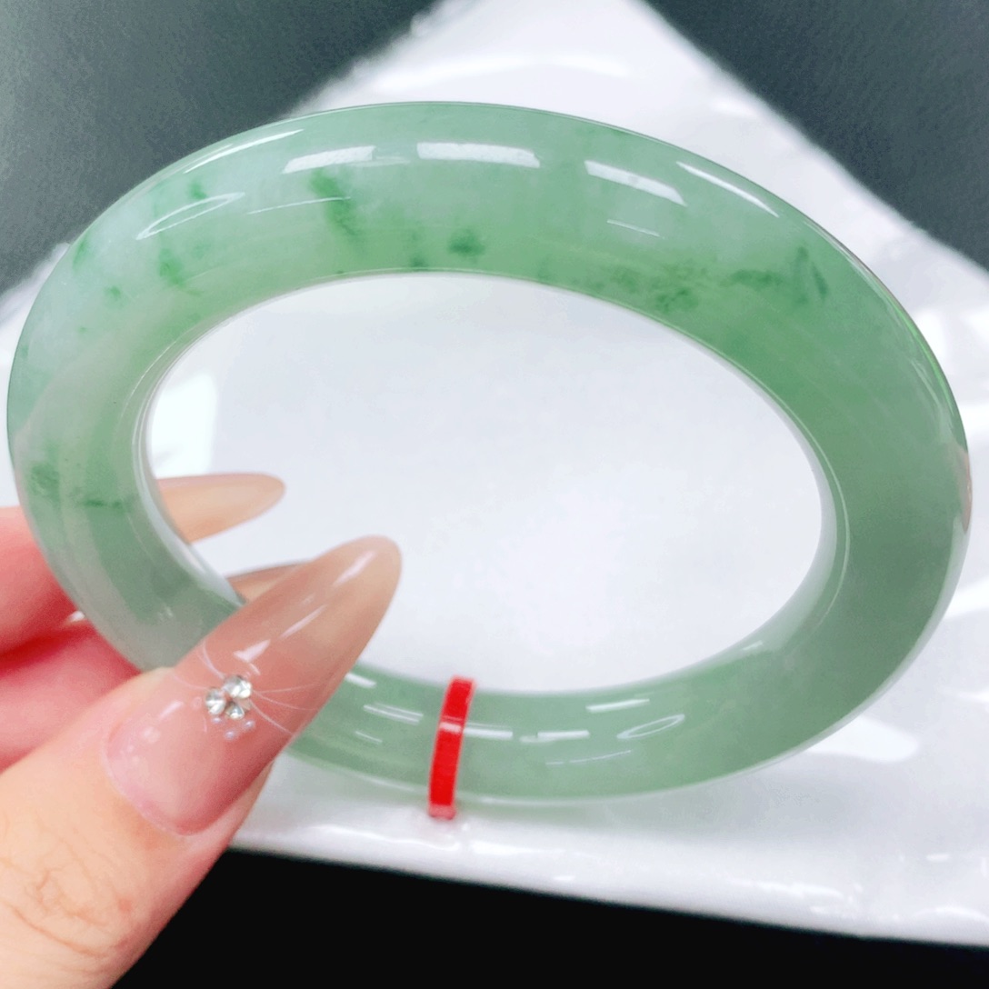 未镶嵌手镯翡翠54。