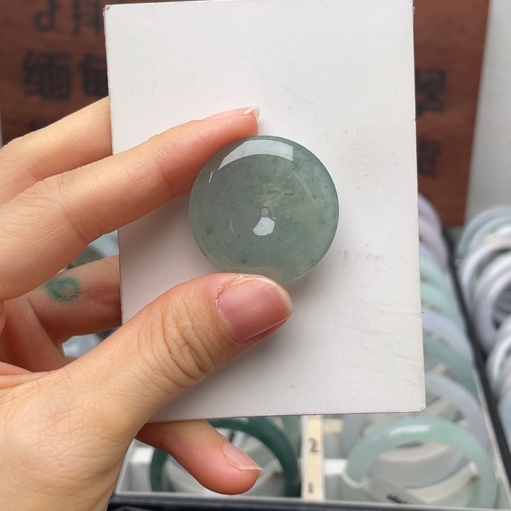翡翠未镶嵌颈饰平安扣吊坠