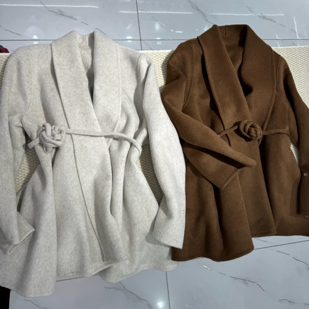 秋冬新款围巾领不规则正肩系带双面女大衣时尚外套