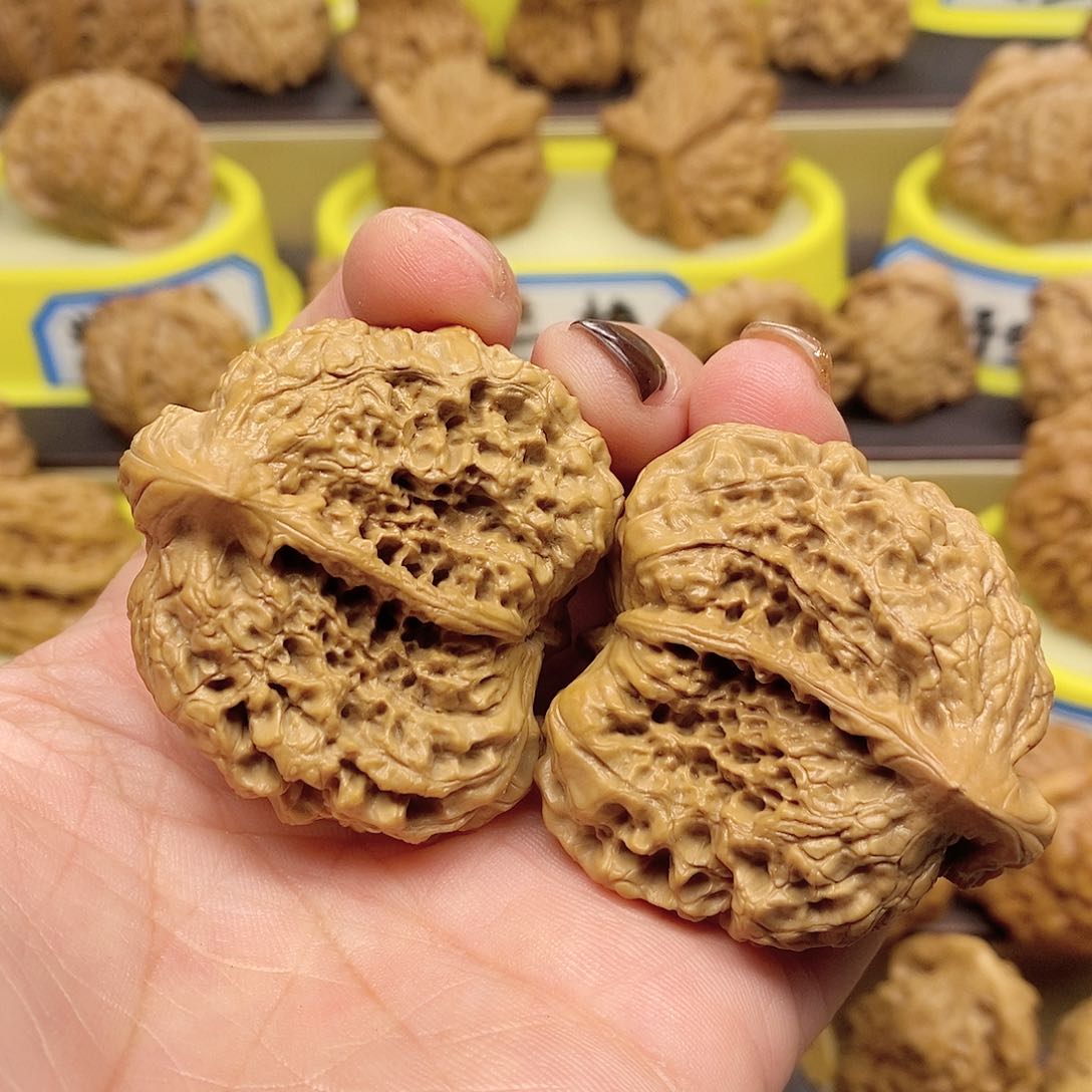 文玩核桃吊坠座山雕