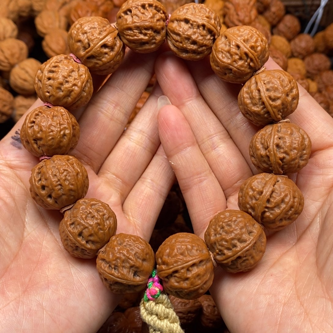 桃核手串麻花足球