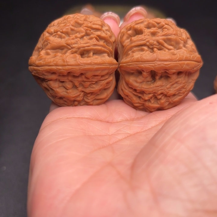 桃核把件41虎头王