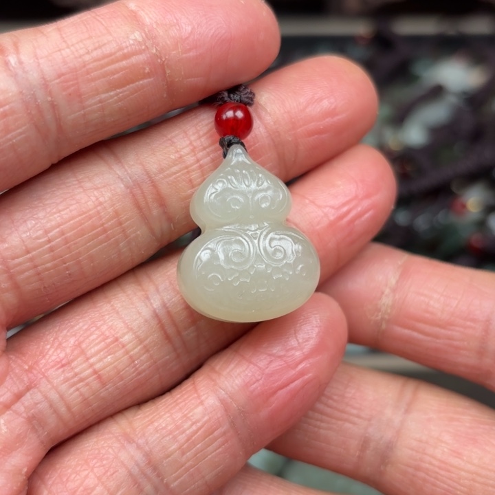 和田玉吊坠未镶嵌