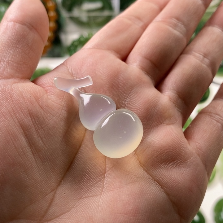 蛇纹石玉未镶嵌颈饰胡****5