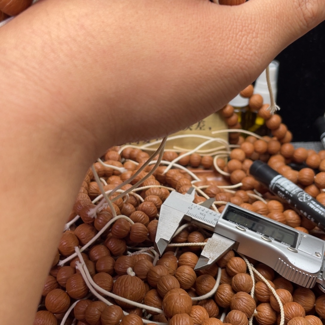 猴头核桃吊坠风雨手持