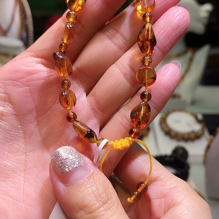 琥珀裸石未镶嵌琥珀