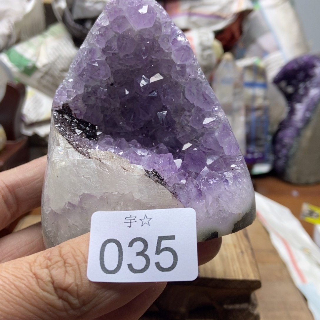 紫晶天然水晶摆件未镶嵌