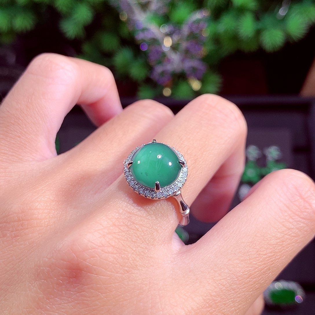 颈饰未镶嵌翡翠天然