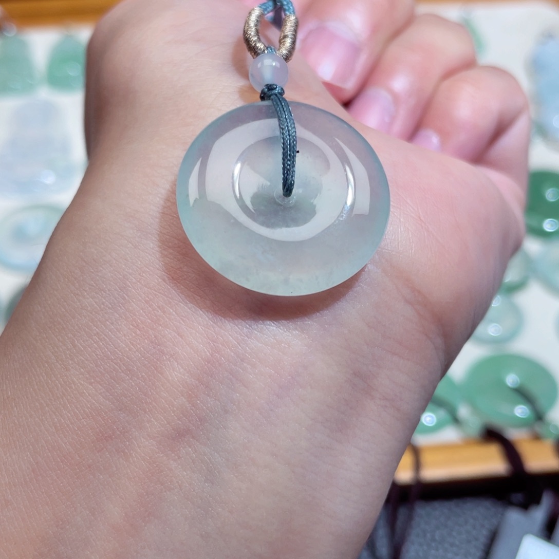 翡翠未镶嵌颈饰扣子