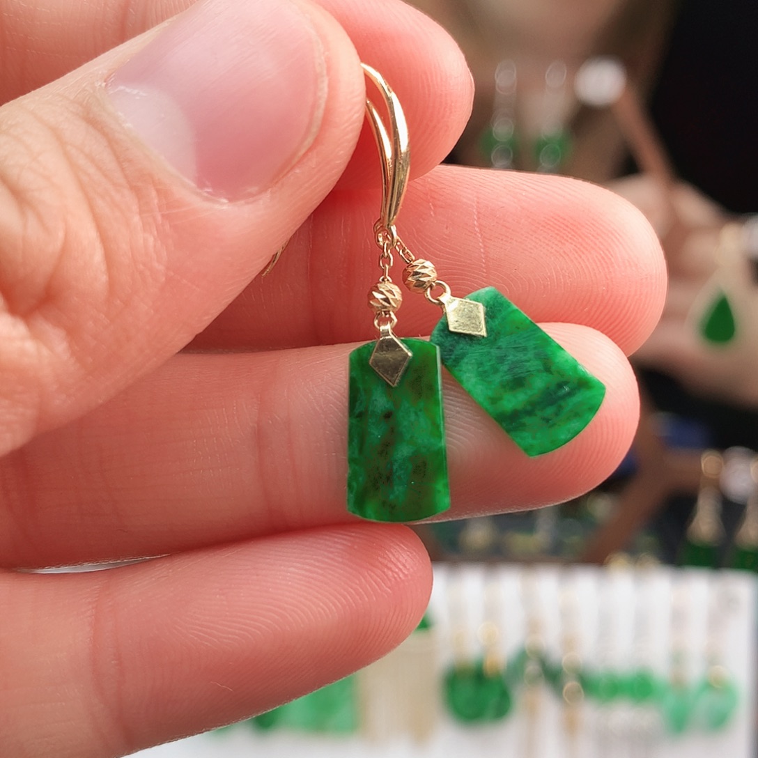 翡翠耳饰18K金镶嵌耳饰