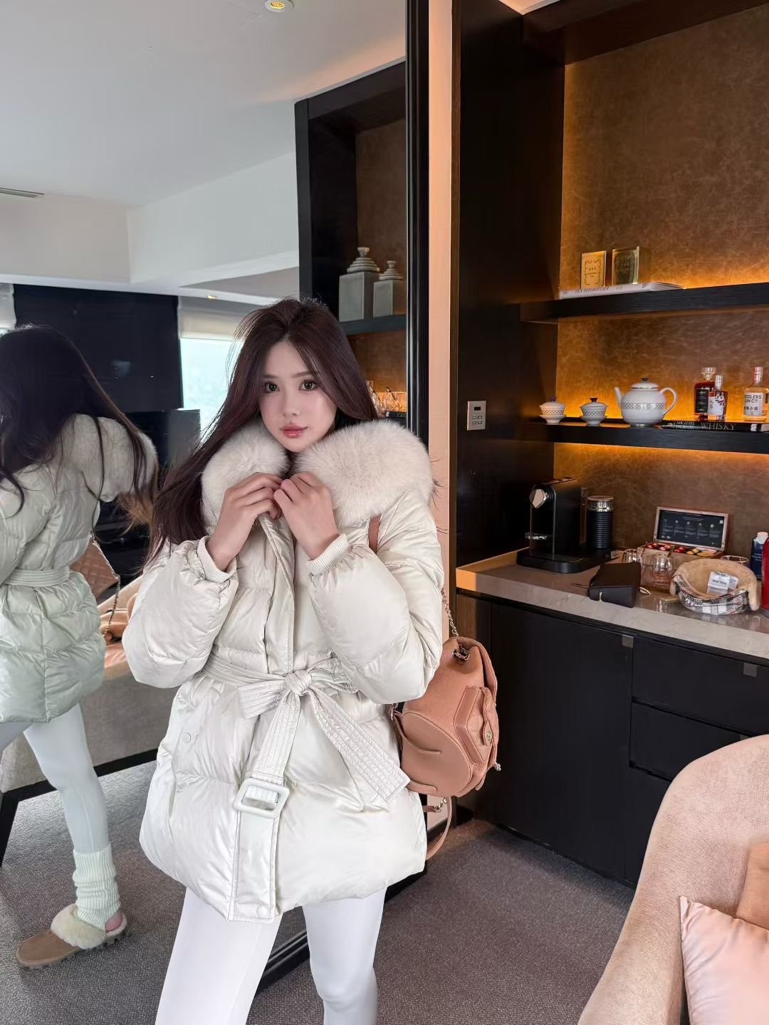 Lovemomo·25新款拼接狐狸毛领收腰羽绒服