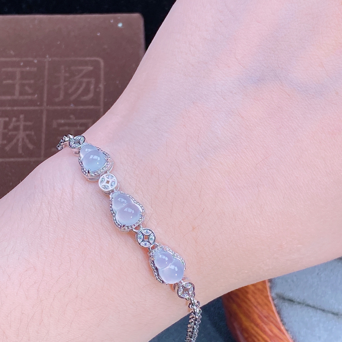 天然翡翠A货温柔百搭精致设计款葫芦手链通体S925银镶嵌