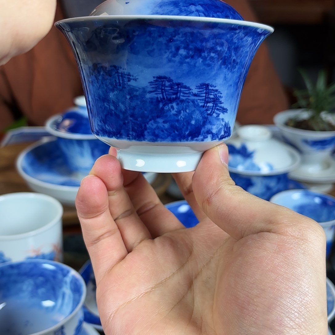 王庆龙老师手绘陶瓷