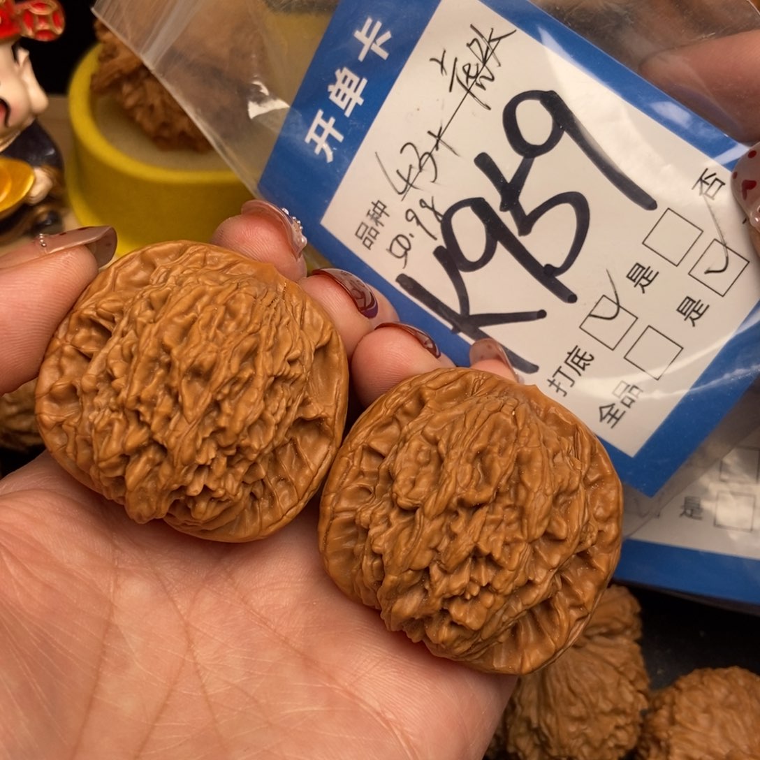 桃核吊坠盛**风核桃虎头