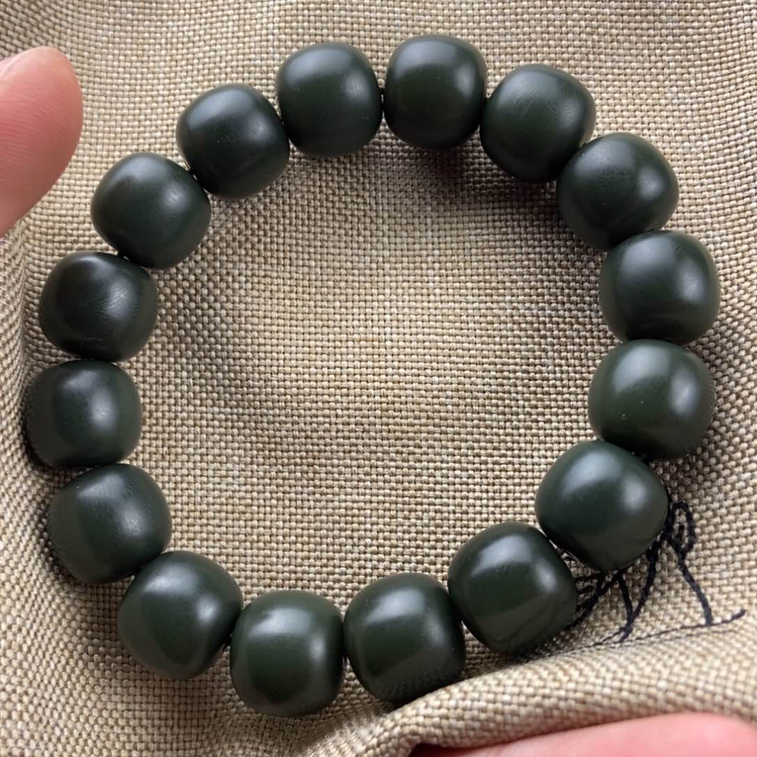 和田玉手串未镶嵌