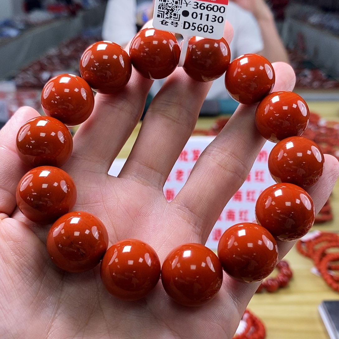 未镶嵌云端   18+mm  多样性发一南红玛瑙