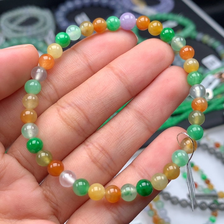 翡翠手镯未镶嵌卡