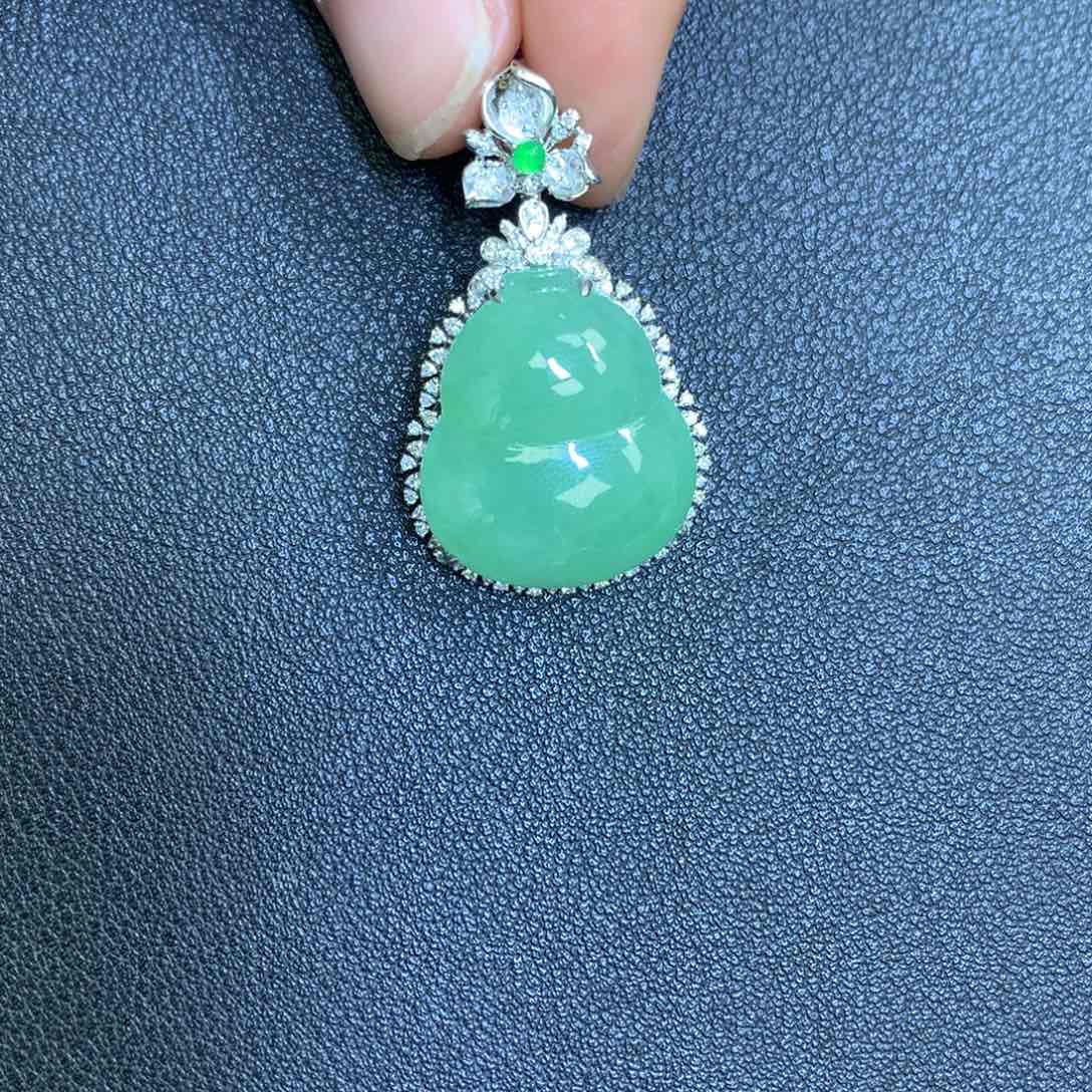 翡翠颈饰18K金镶嵌翡翠