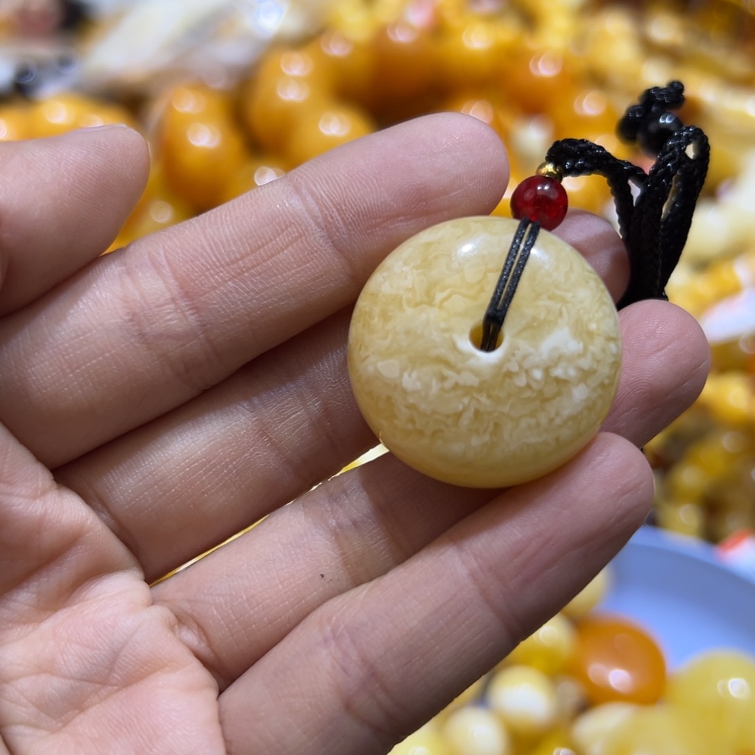 琥珀珠宝奇石未镶嵌