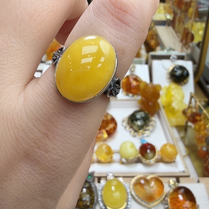 琥珀未镶嵌珠宝奇石