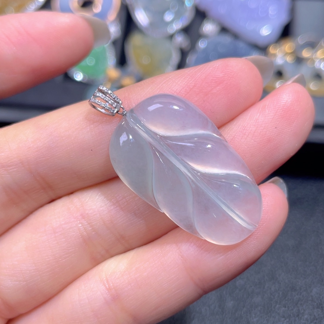 颈饰18K金镶嵌翡翠翡翠