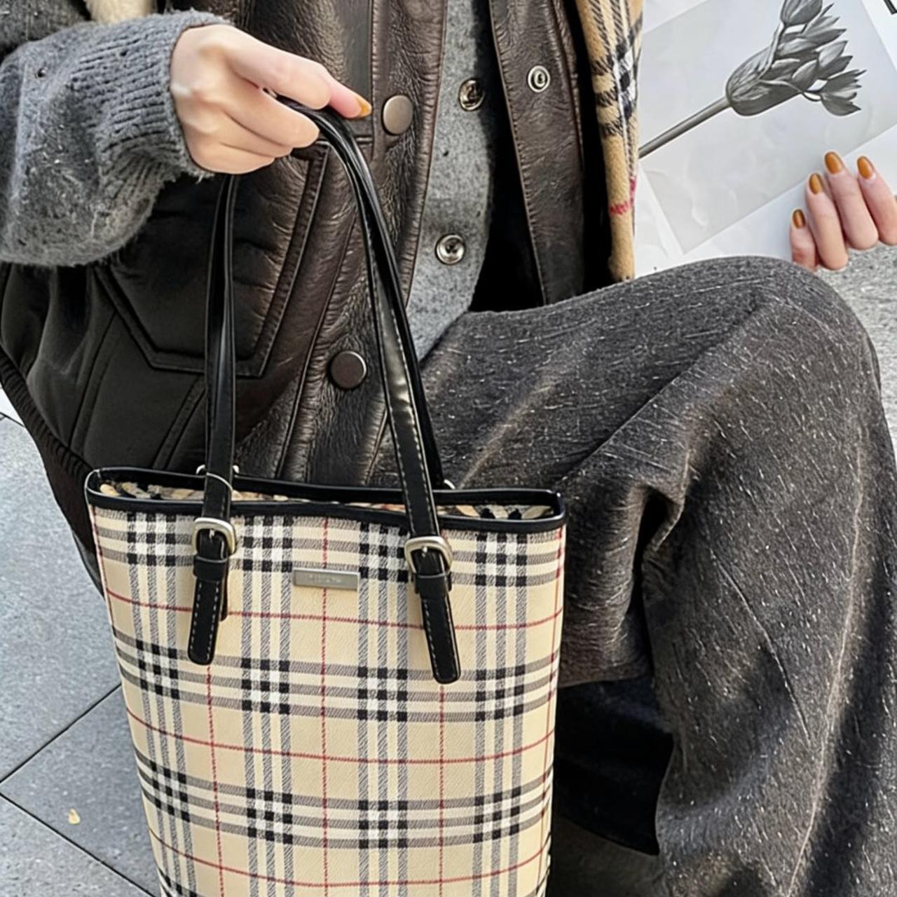 95新 BURBERRY/博柏利 大吉中古/burberry经典格纹水桶包