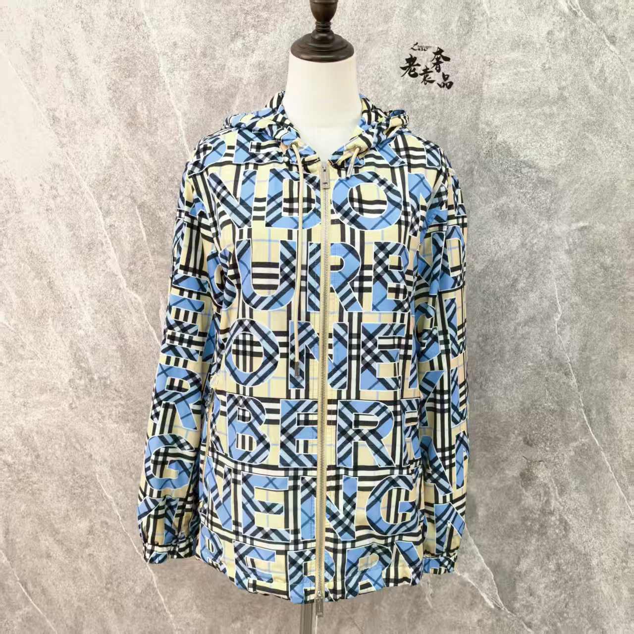 99新 BURBERRY/博柏利  海囤K/巴宝莉上衣/S码/dd60982