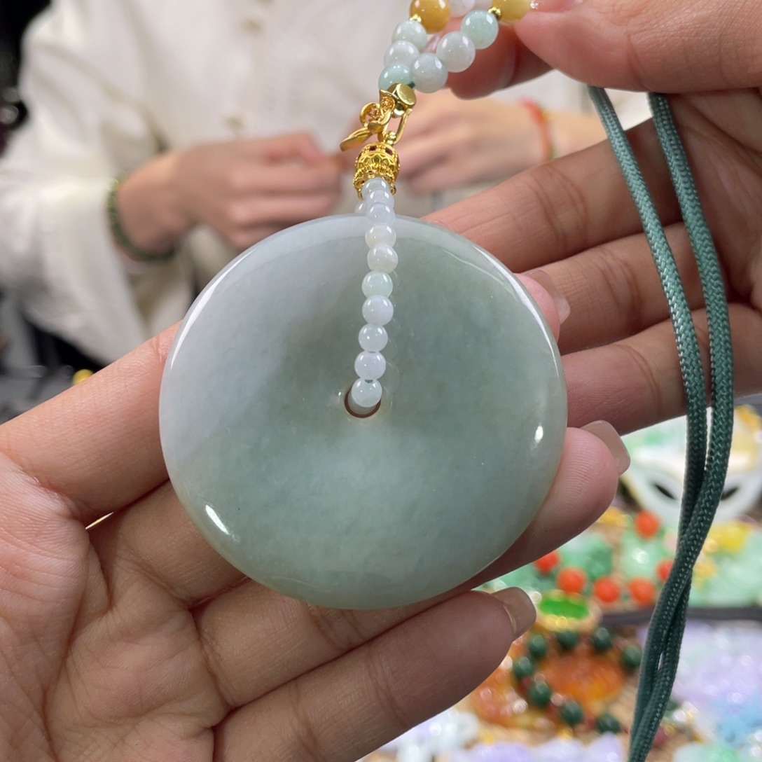 翡翠颈饰未镶嵌代编织