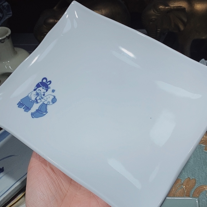 瓷片新年快乐。万事如意